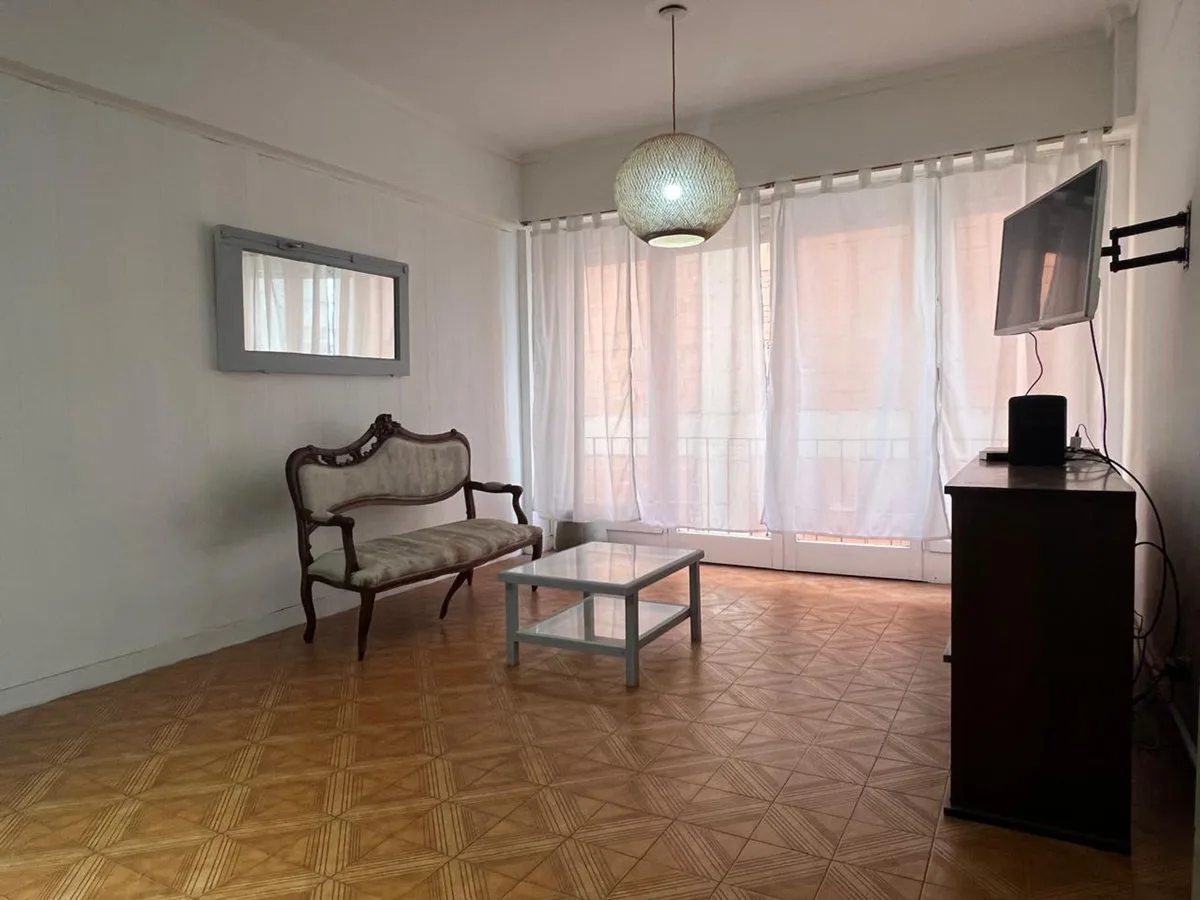 Venta Amplio 3 Ambientes con Dependencia y 2 Baños foto 2