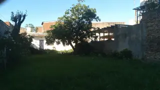 EXCELENTE LOTE DE TERRENO 450 Mts2 c/ AMPLIO LOCAL y CASA A RESTAURAR en el CORAZON DE BILLINGHURTS foto 2
