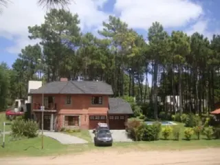 Excelente Chalet con Jacuzzi y Piscina Climatizada para 10 personas foto 4