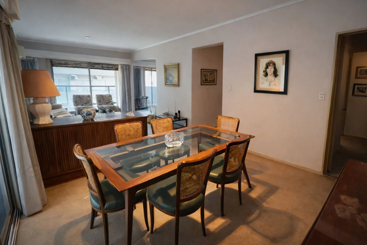 VENTA DEPTO. 4 AMB C/ DEPENDENCIA COCHERA | FLORES foto 3