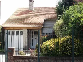CHALET DE ESTILO EN ZONA CENTRICA A METROS DE ESTACION Y 5 ESQUINAS foto 4