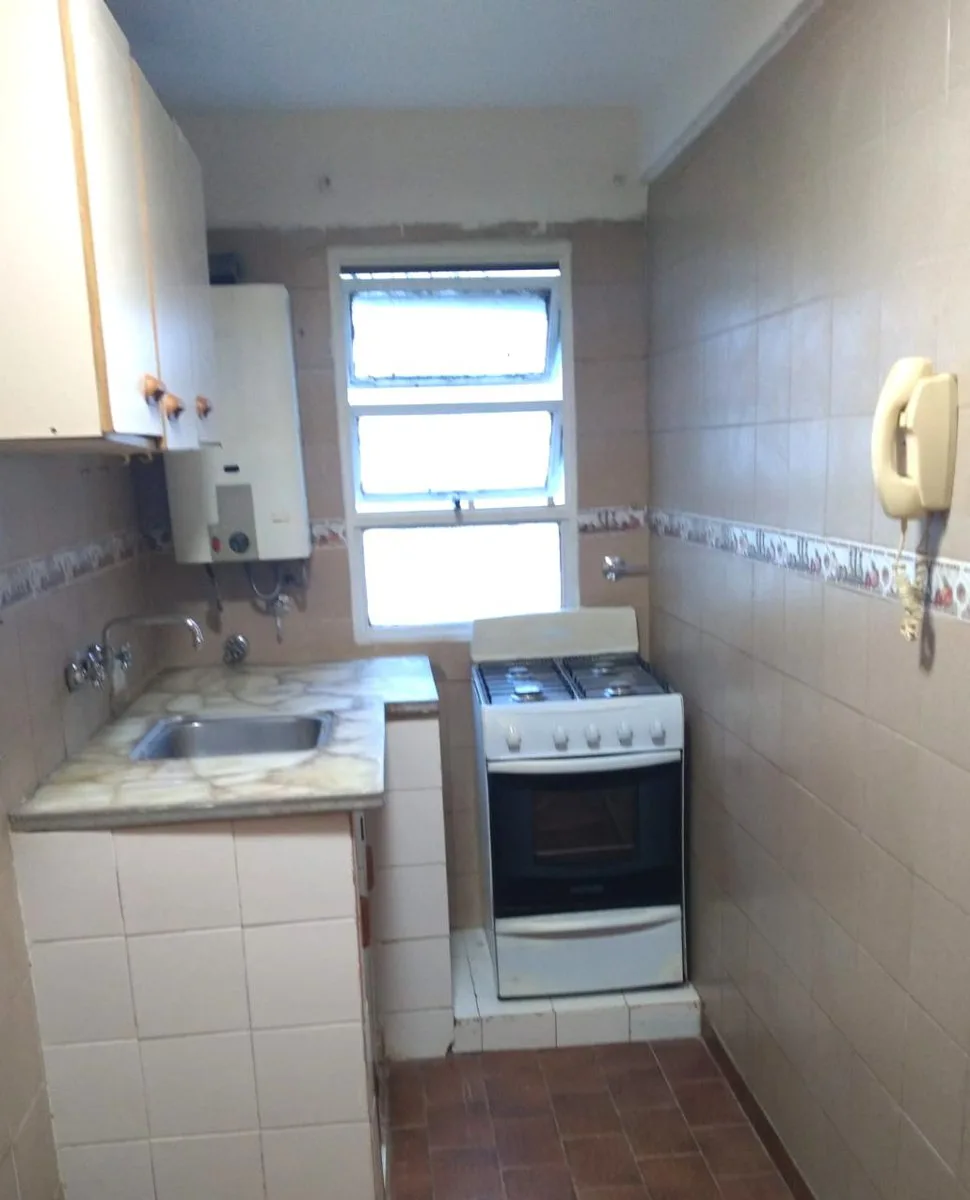 APTO CRÉDITO, 2 amb luminoso, cocina separada, baño con bañera. Ascensor y terraza. foto 4
