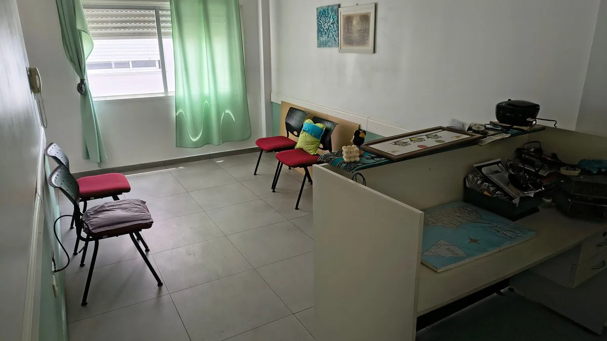 VENTA DEPARTAMENTO 3 AMBIENTES C/BALCON - CASEROS foto 2