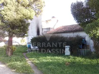 MAR DEL PLATA - Predio de 8800 m2 con loteo armado y varias construcciones disponibles!
Son mas de 11 lotes! Ideal inversor - Para escriturar foto 1