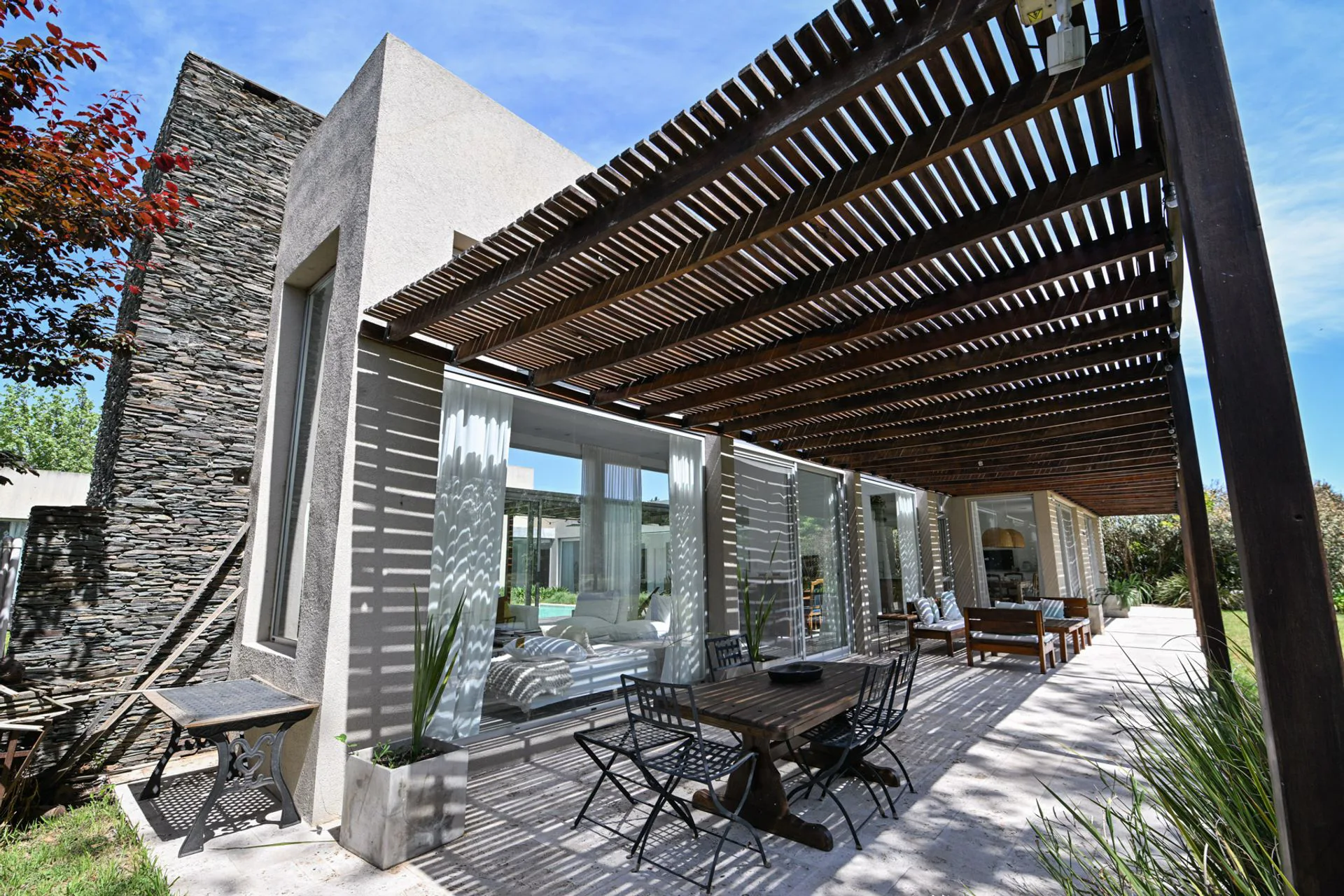 Casa moderna en La Cheltonia con piscina y golf foto 4