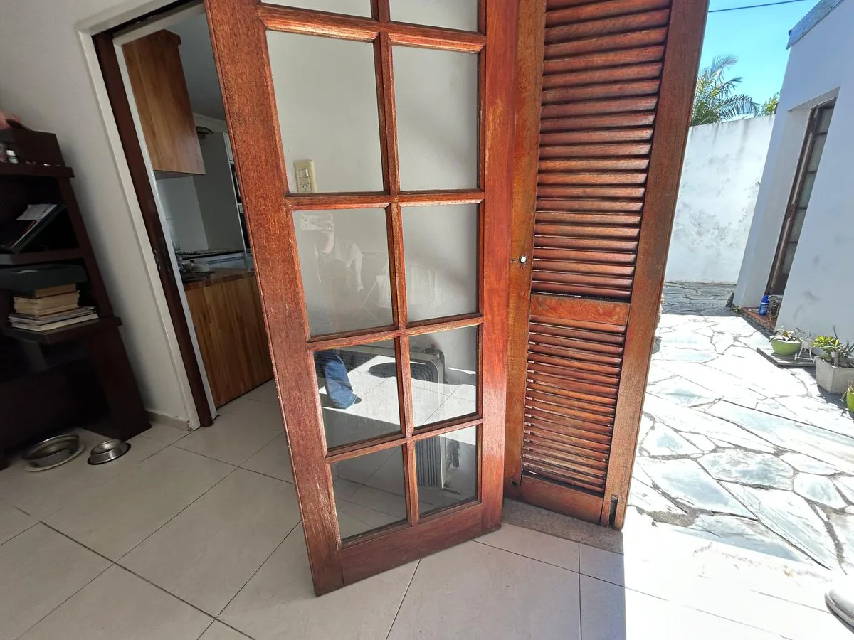 CASA 3 DORMITORIOS EN VENTA LOS HORNOS APTA BANCO foto 4