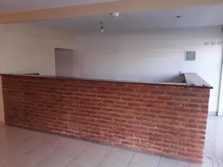LOCAL DE 110M² (AV.BOULOGNE SUR MER 1535) TAPIALES foto 3