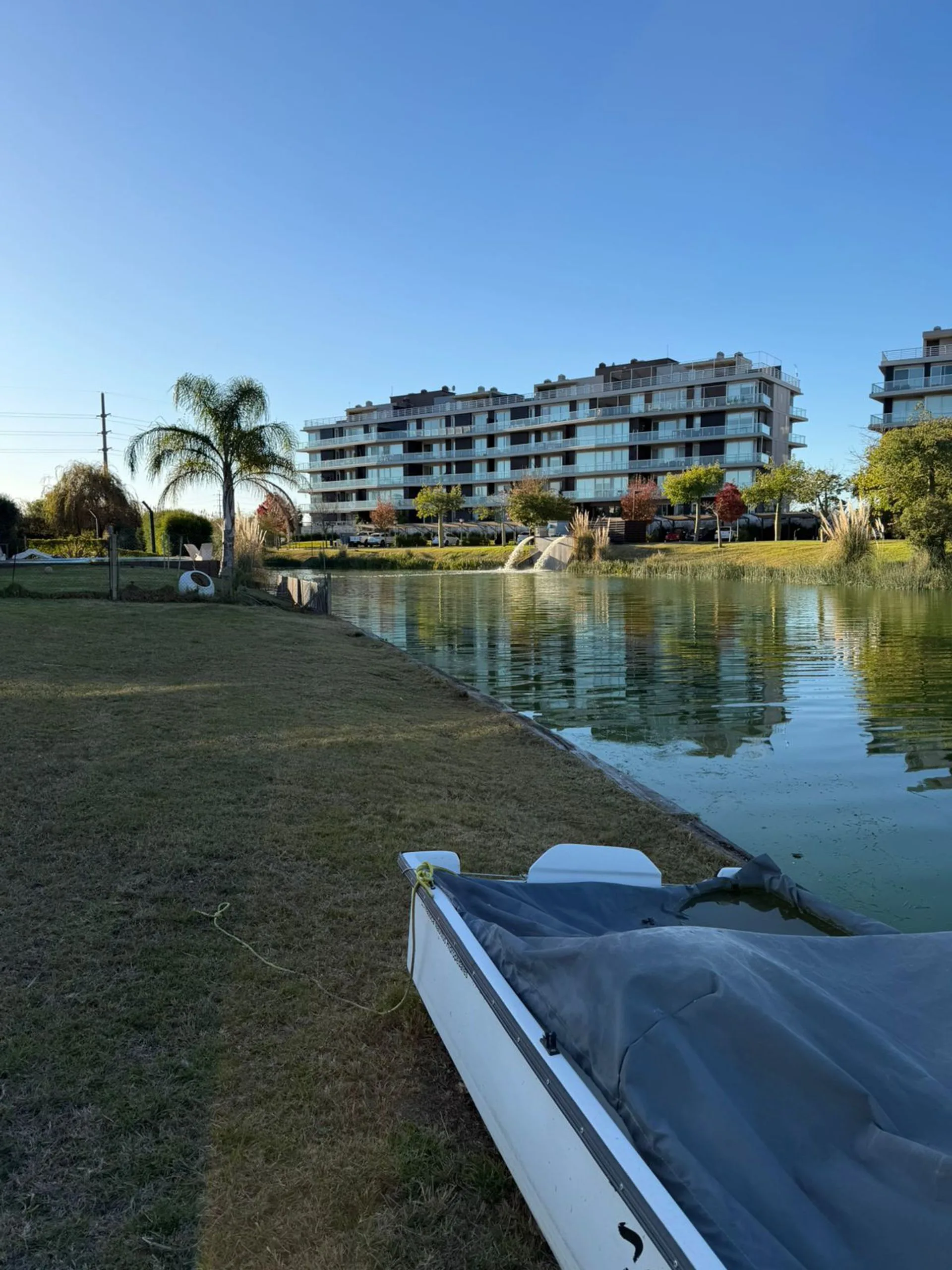 LOTE PREMIUM A LA LAGUNA EN ESQUINA-NUEVO QUILMES foto 5