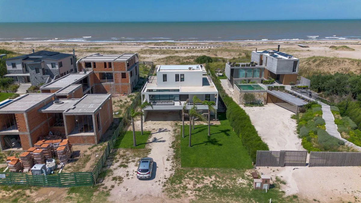 Casa en Venta en Costa Esmeralda FRENTE AL MAR