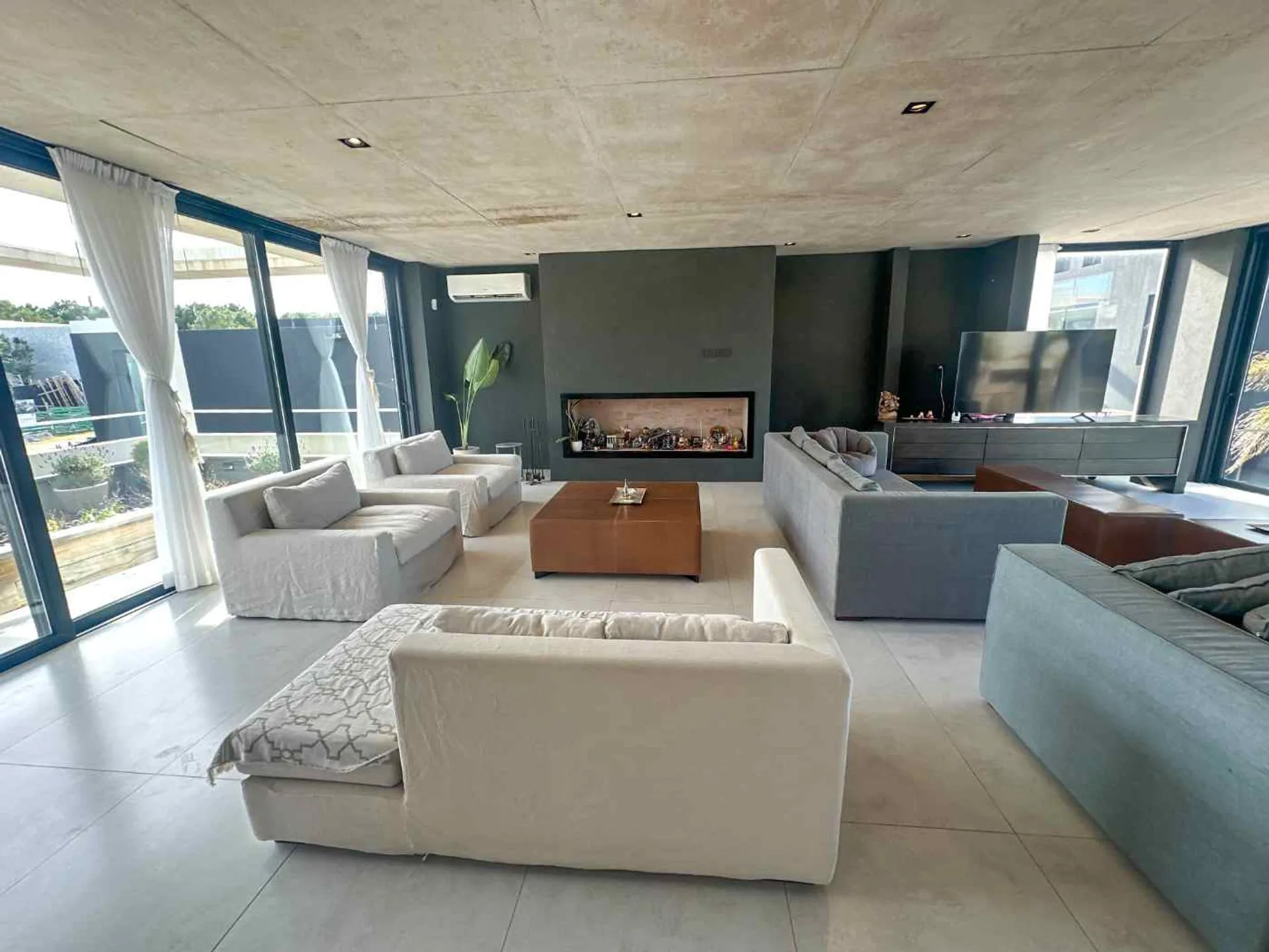 Casa en Venta en Costa Esmeralda  FRENTE AL MAR foto 5