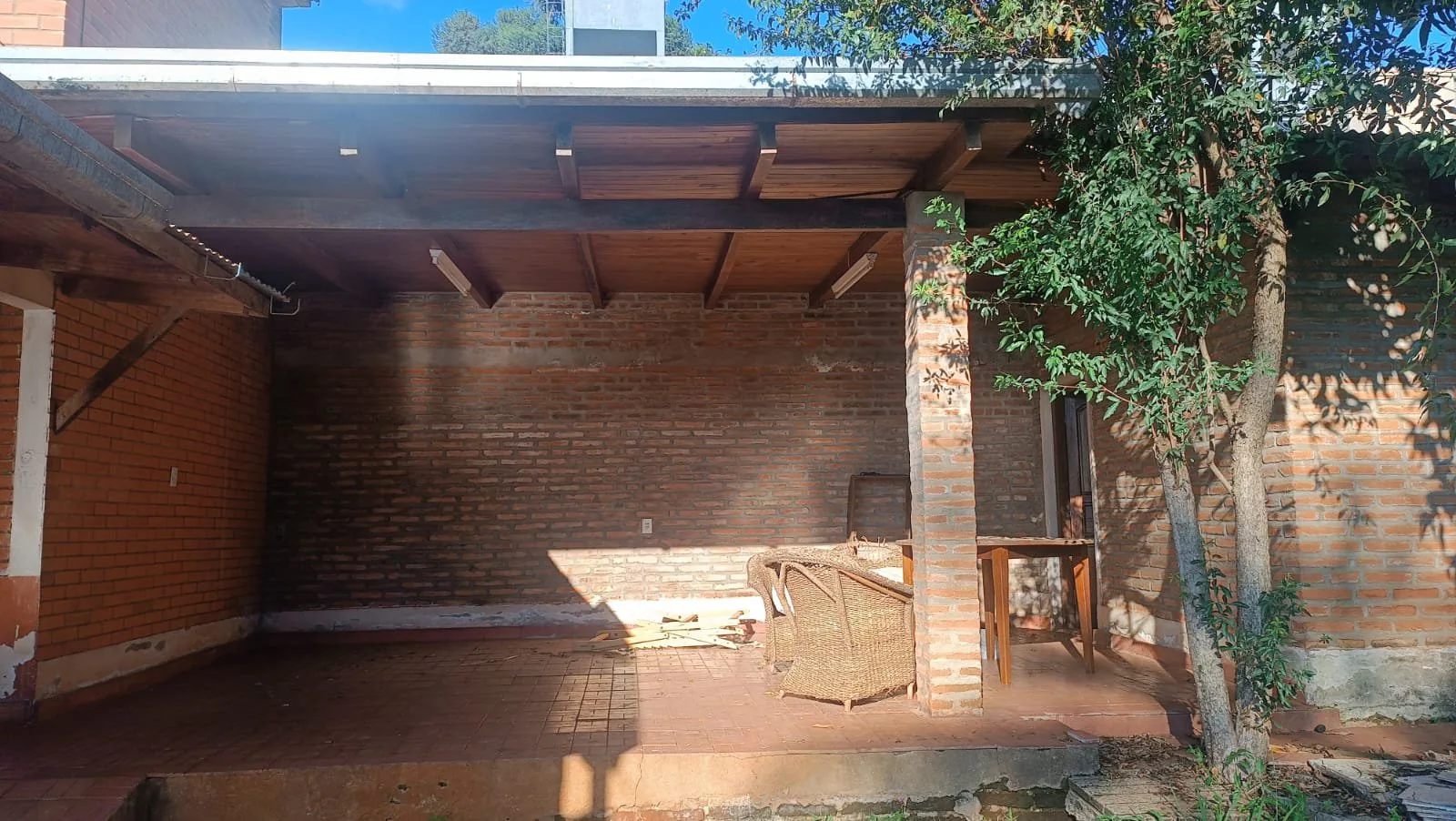 Vendo o permuto Duplex con oficina y amplia galeria foto 3