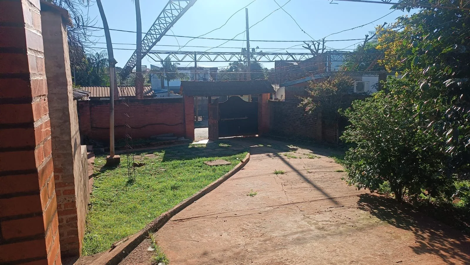 Vendo o permuto Duplex con oficina y amplia galeria foto 4