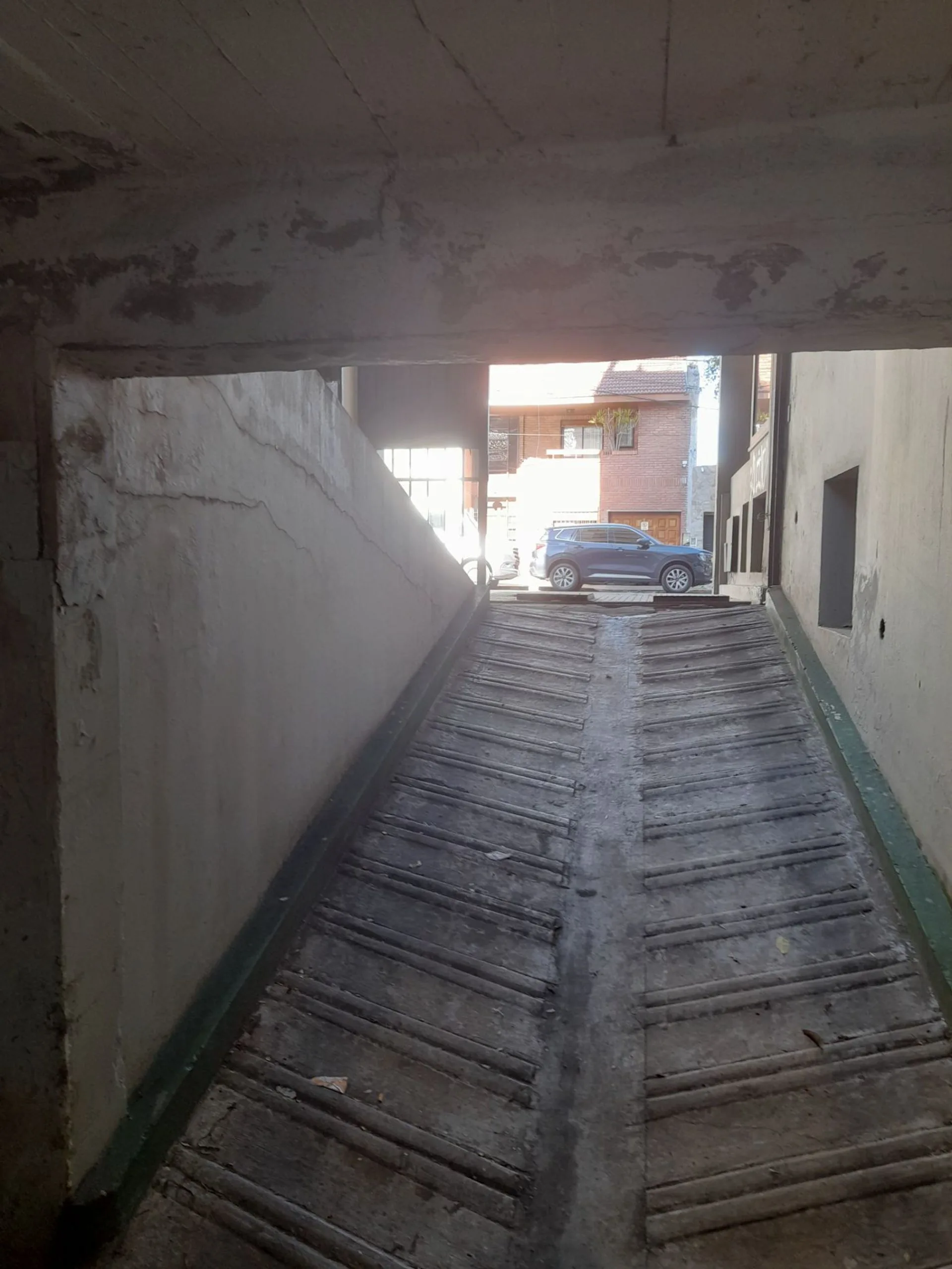 COCHERA VENTA LA PLATA CENTRO foto 3