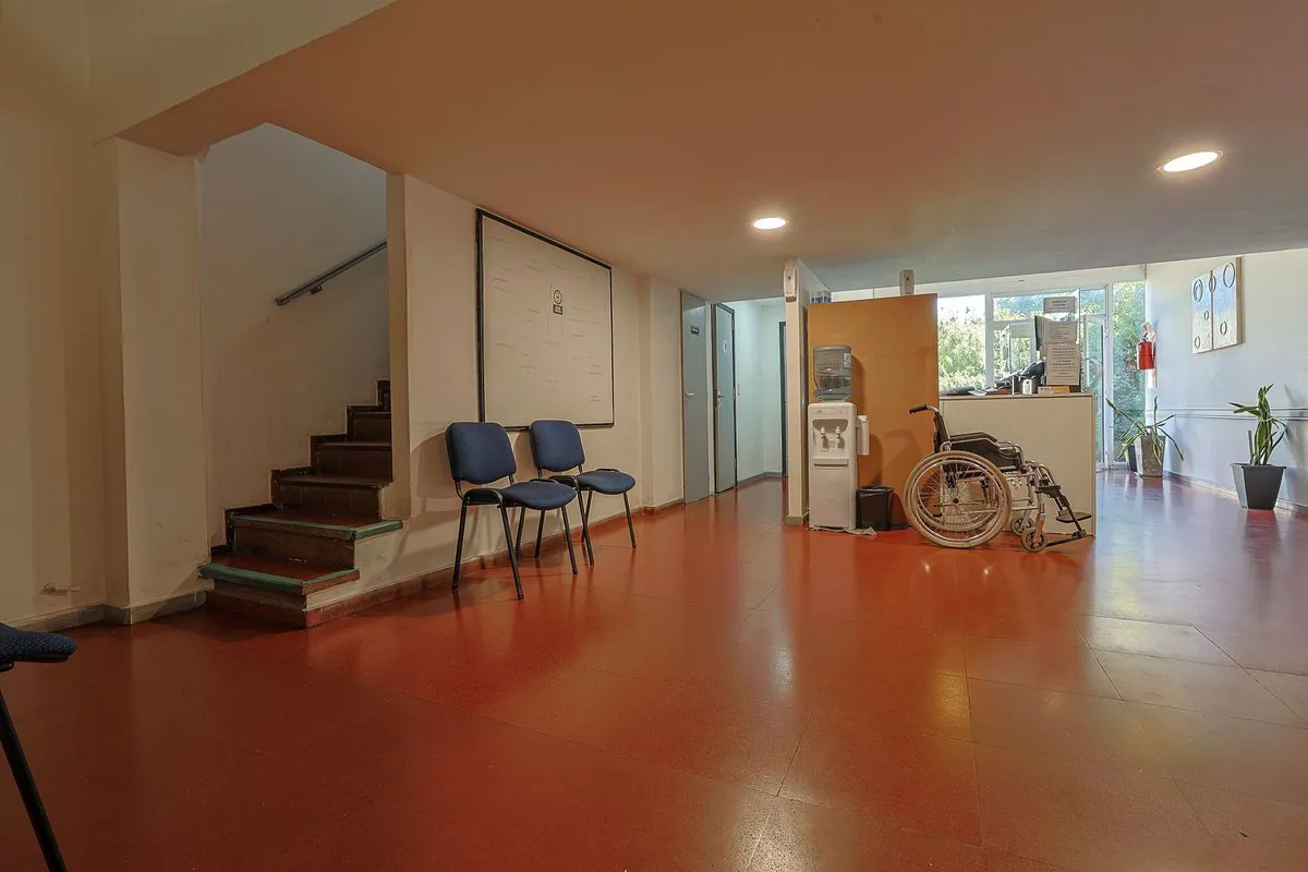 VENTA LOCAL Y DPTO 4 AMB RECICLADO AVENIDA JBJ foto 5