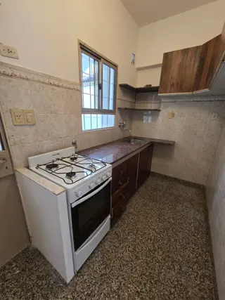 Casa Interna 3 dormitorios 2 baños SIN garaje foto 3