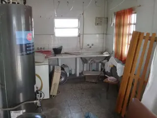GALPON DOBLE de 250 m2  EN ESQUINA CON DEPARTAMENTOS PLANTA ALTA foto 2