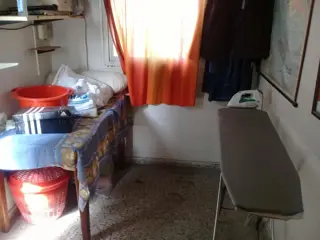 GALPON DOBLE de 250 m2  EN ESQUINA CON DEPARTAMENTOS PLANTA ALTA foto 3