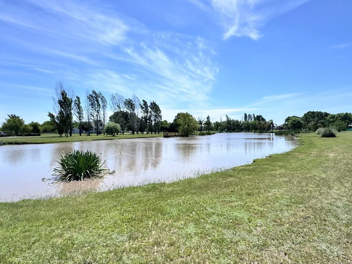 VENTA LOTE LA MAGDALENA BARRIO PRIVADO CANNING foto 2