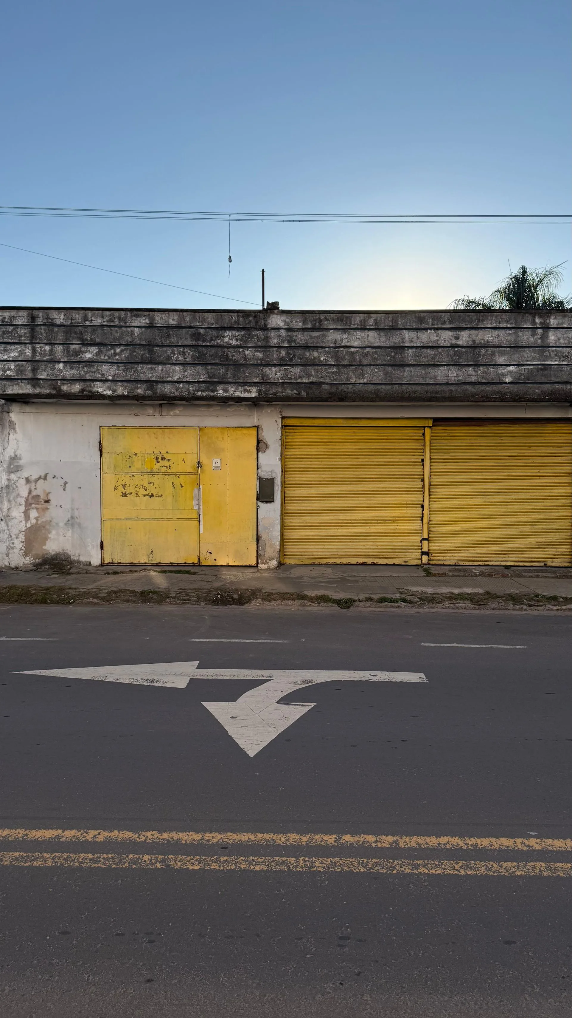 DEPOSITO A RESTAURAR EN VENTA SOBRE CALLE COLON foto 2