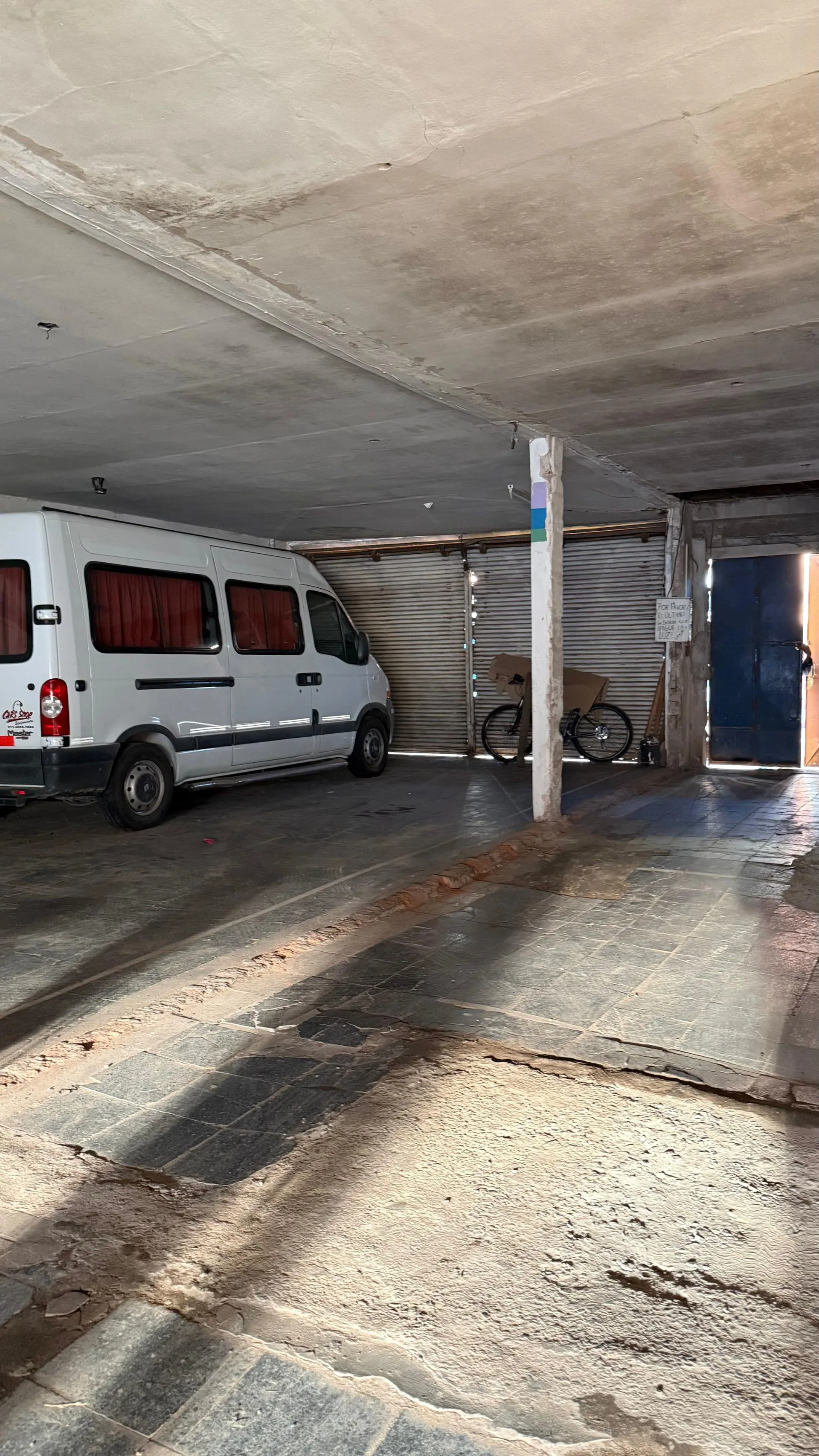 DEPOSITO A RESTAURAR EN VENTA SOBRE CALLE COLON foto 4