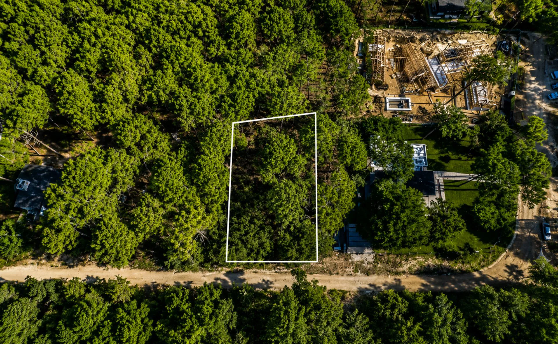 VENTA LOTE EN CARILO 1800 M2 DE BOSQUE foto 2