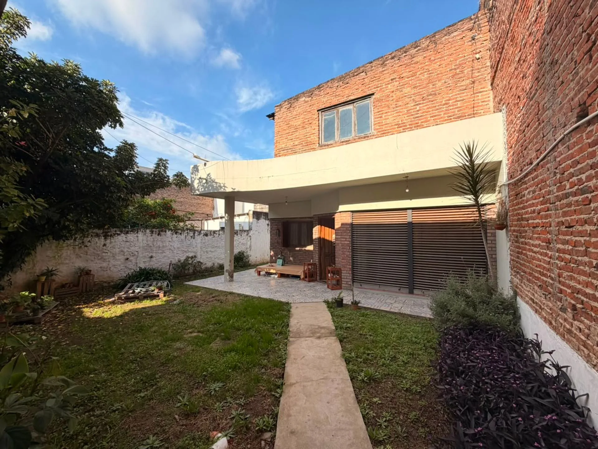 VENTA LOCAL + CASA AL FONDO VIRREYES foto 2