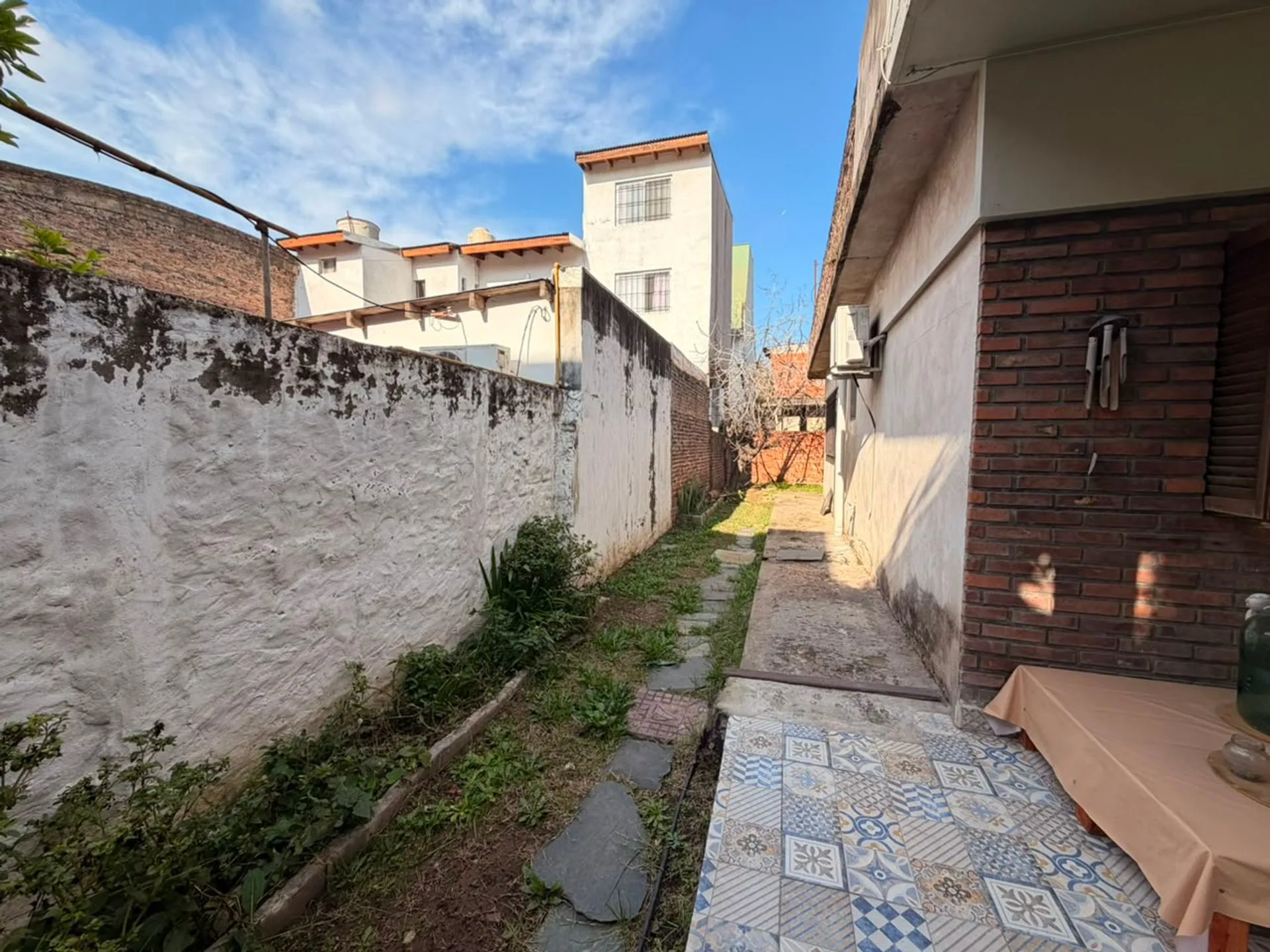 VENTA LOCAL + CASA AL FONDO VIRREYES foto 4