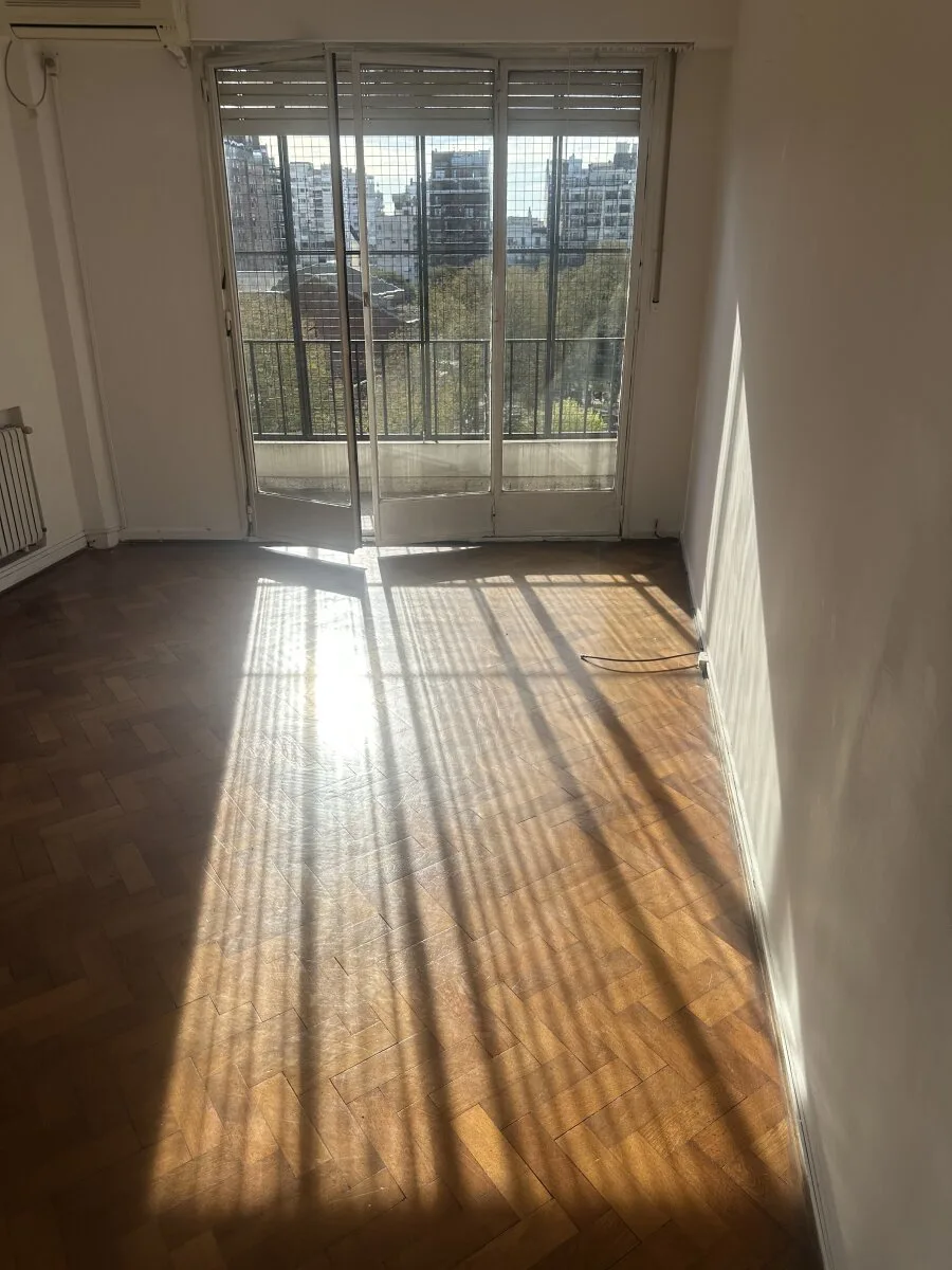 VENTA RECOLETA AL FRENTE PISO ALTO SOL Y LUZ A PLENO 3 AMBIENTES DEPENDENCIAS 2 BAÑOS foto 4