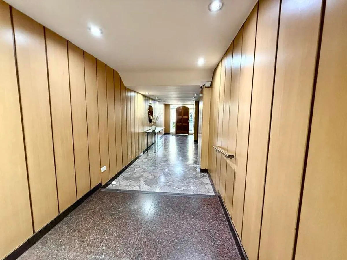 DEPARTAMENTO VENTA FLORES 2 AMBIENTES PISO ALTO foto 4
