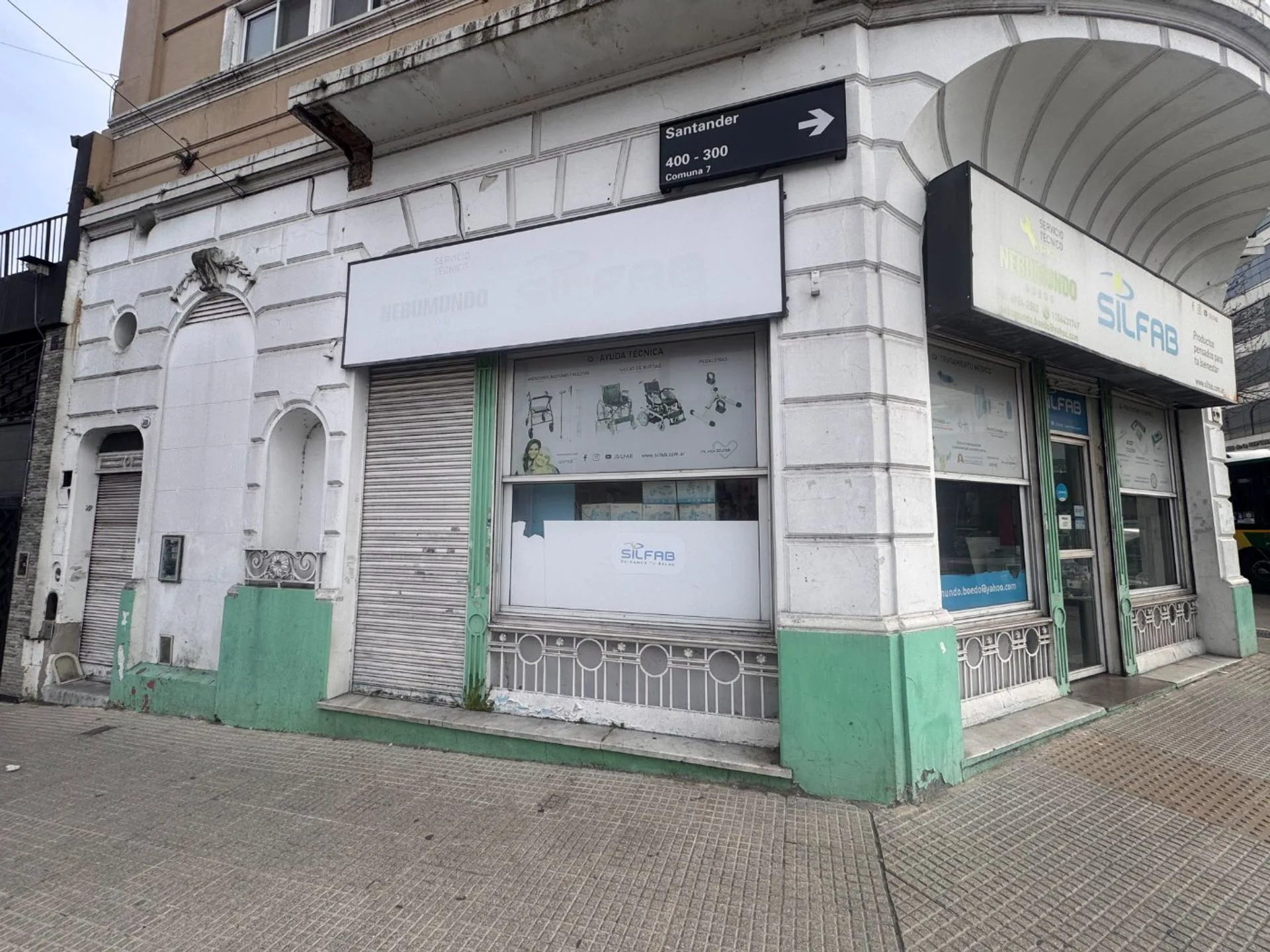 VENTA LOCAL EN ESQUINA SOBRE AV. LA PLATA foto 3