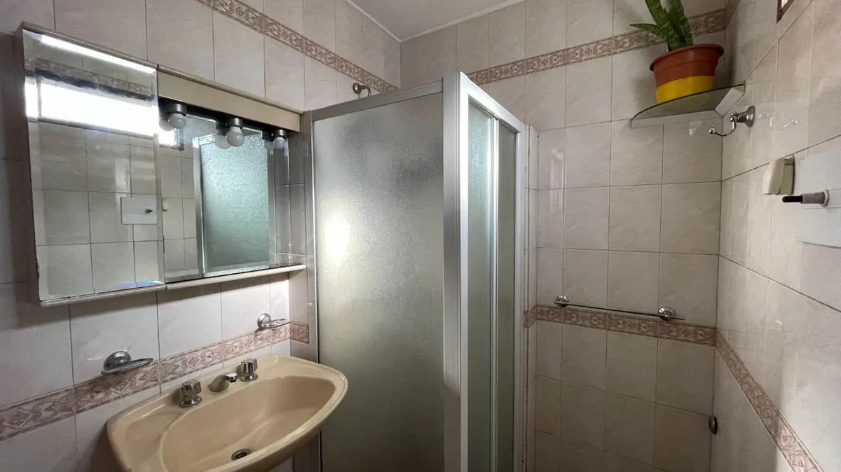 VENTA CASA 4 AMBIENTES  SAN MARTIN -PATIO Y PILETA foto 5