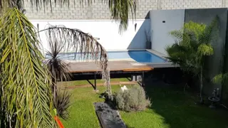 EXCELENTE PROPIEDAD CON PISCINA foto 2