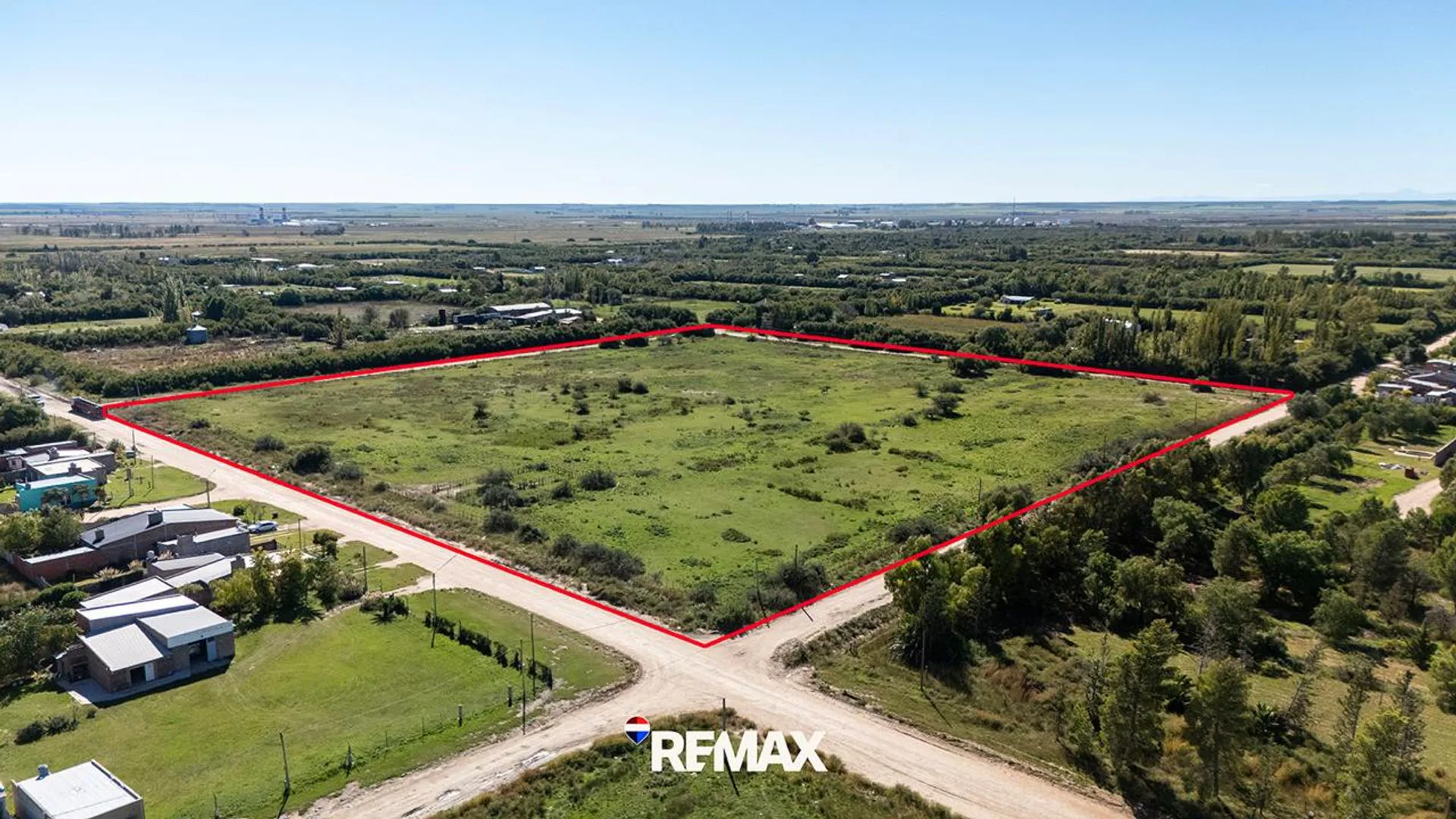 4 MANZANAS A LA VENTA EN GRAL. DANIEL CERRI foto 3