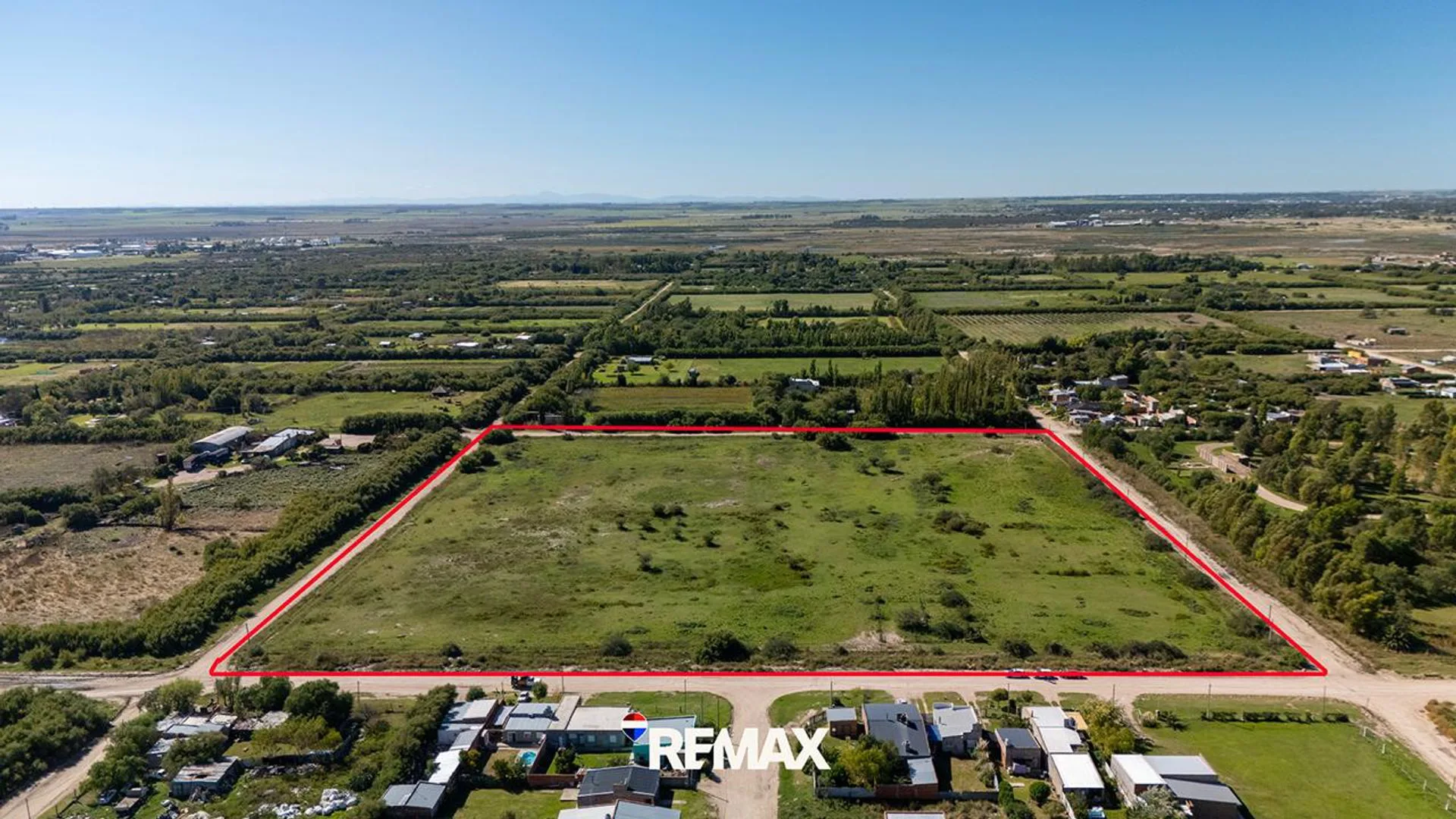4 MANZANAS A LA VENTA EN GRAL. DANIEL CERRI foto 4