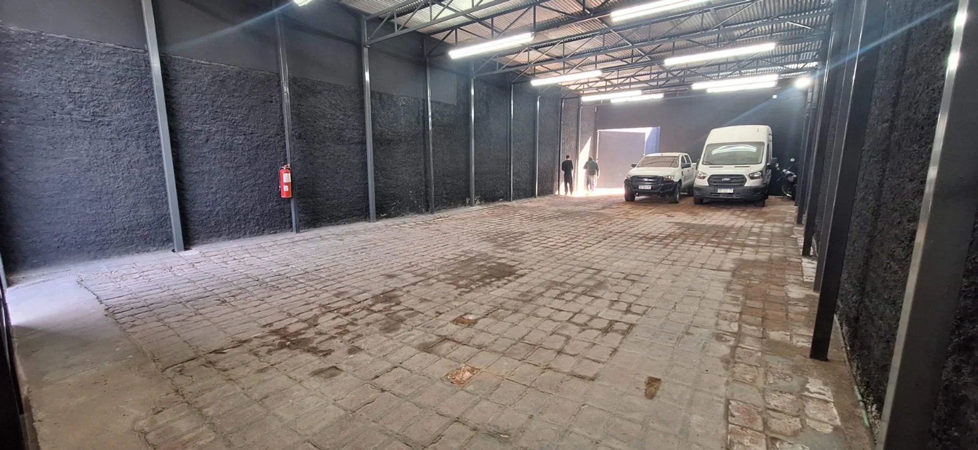 Alquiler Galpón de 170 m2 cub.Sobre Av. Libertador foto 4