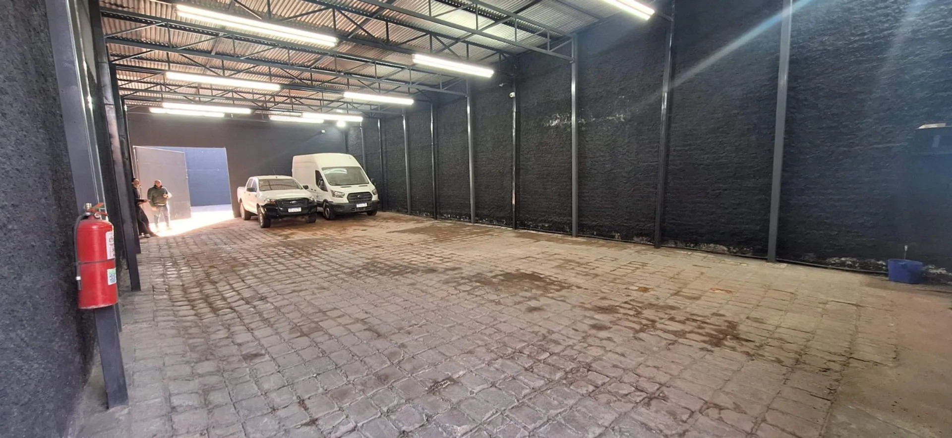 Alquiler Galpón de 170 m2 cub.Sobre Av. Libertador foto 5