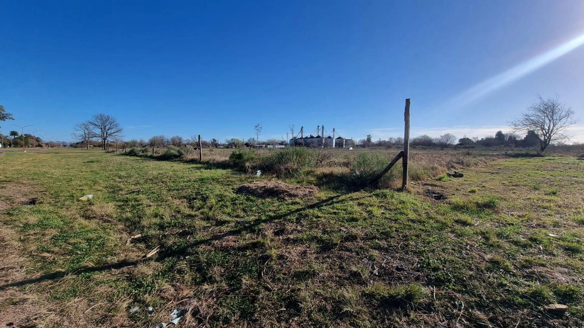 Venta terreno lote 1050 metros en Peyrano foto 3