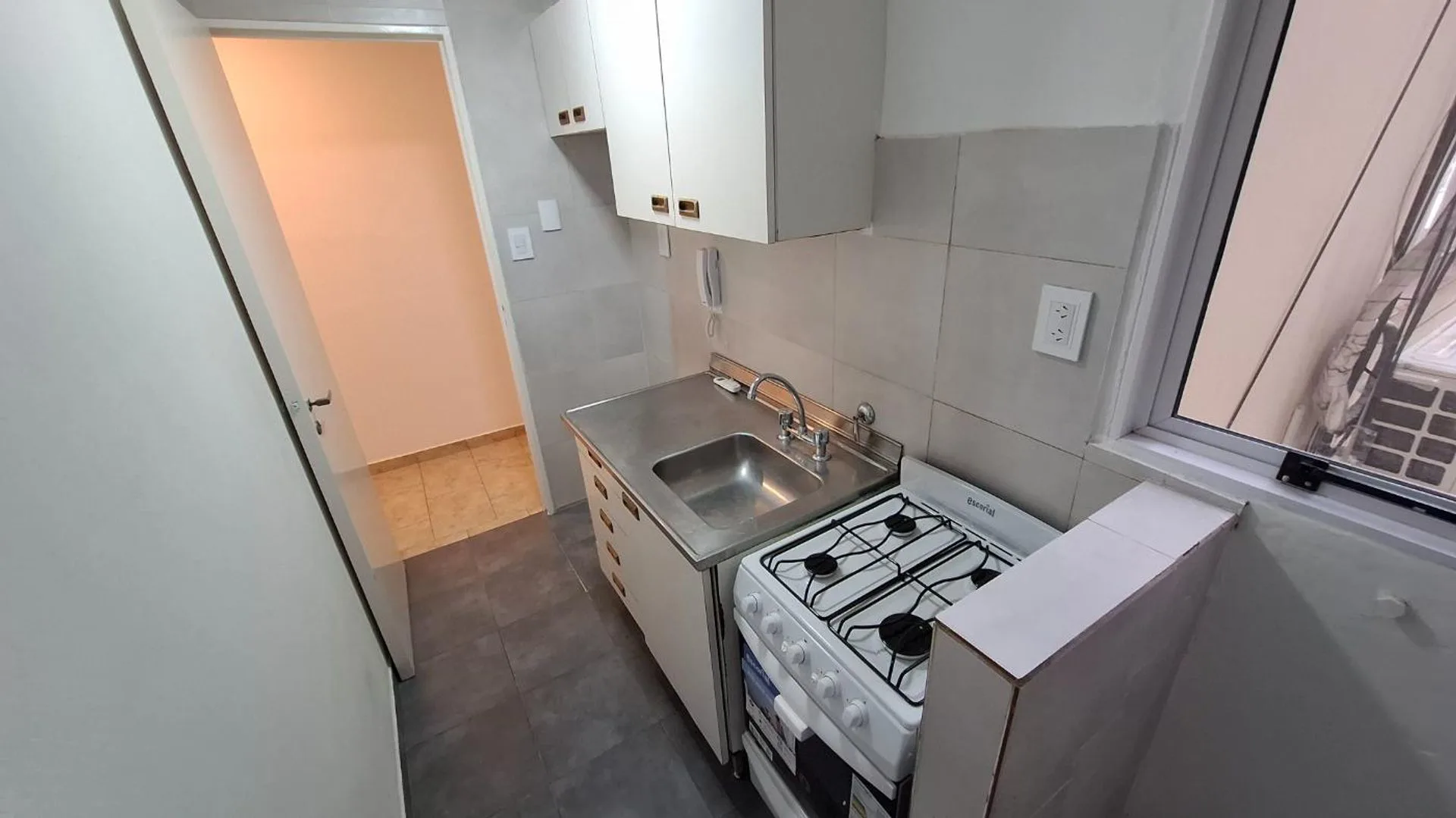 ALQUILER DEPARTAMENTO 2 AMBIENTES C/BALCON FLORES foto 2