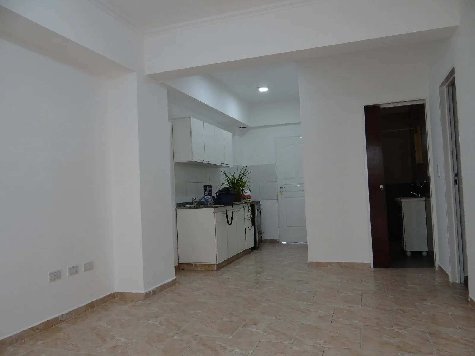 departamento 2amb en planta baja con fondo y parrilla foto 2
