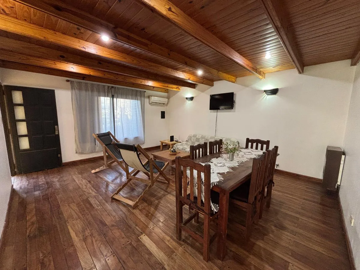 ALQUILER TEMP CASA EN FUNES 2 DORMITORIOS Y PILETA foto 5