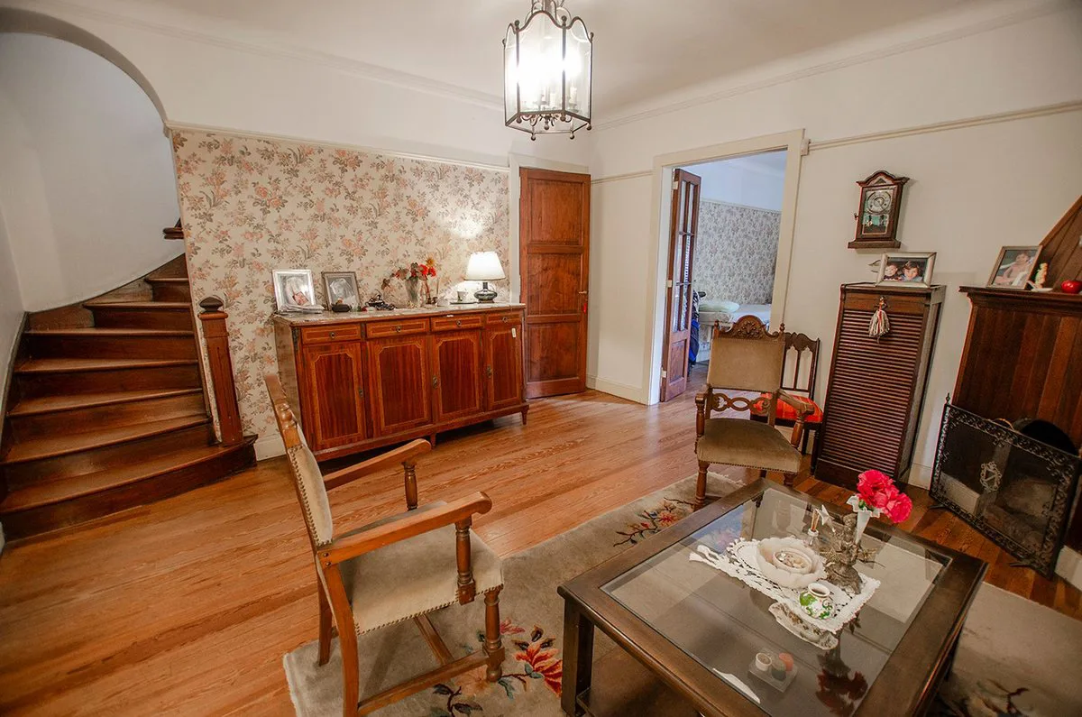 CHALET INGLES EN VENTA EN ADROGUE DE CATEGORIA foto 3