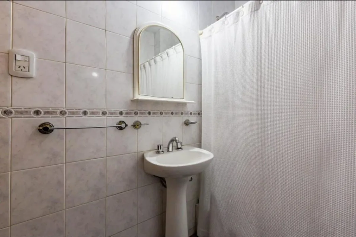 venta casa 3 dormitorios P.A y Salon en P.B foto 3