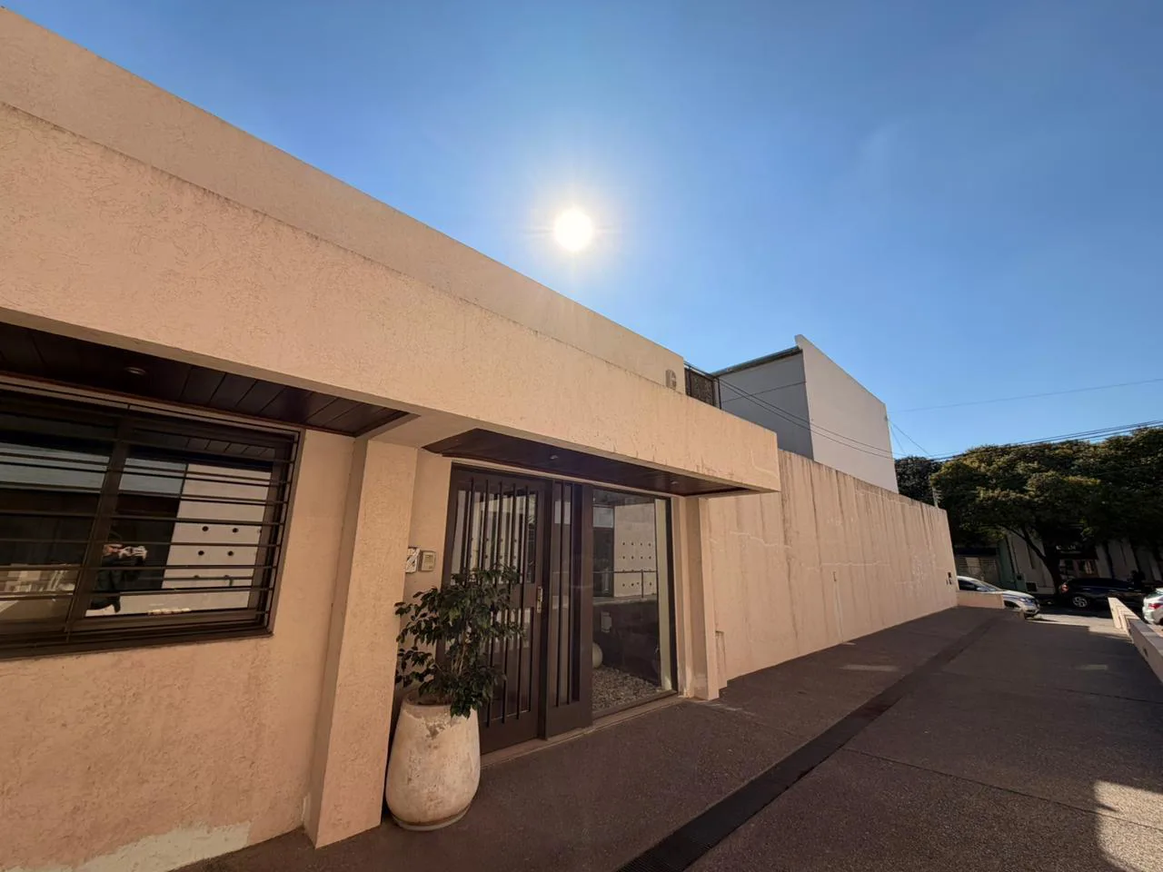 Oficina en Alquiler | Barrio Jardin | PB con Patio | A/A Instalados | Excelente Ubicacion foto 5