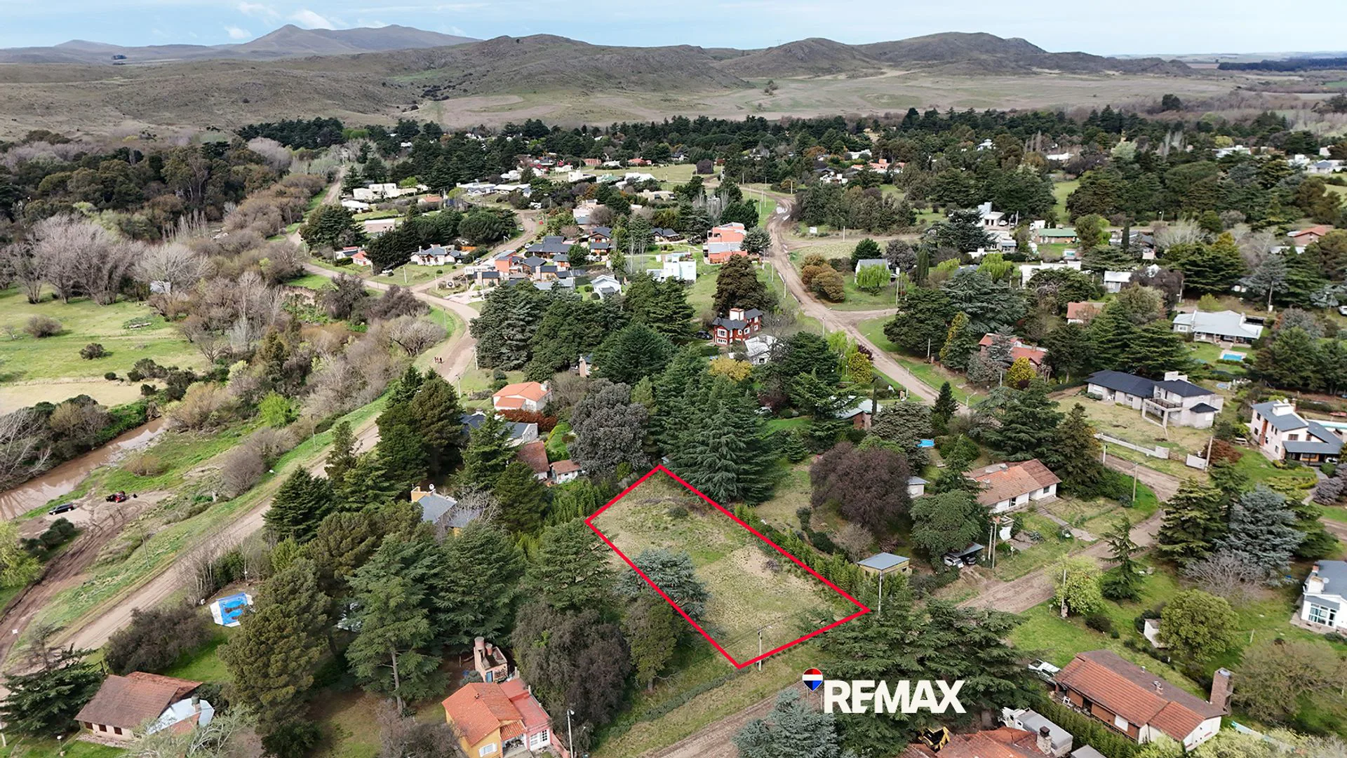 LOTE EN VENTA, SIERRA DE LA VENTANA (BARRIO GOLF) foto 2