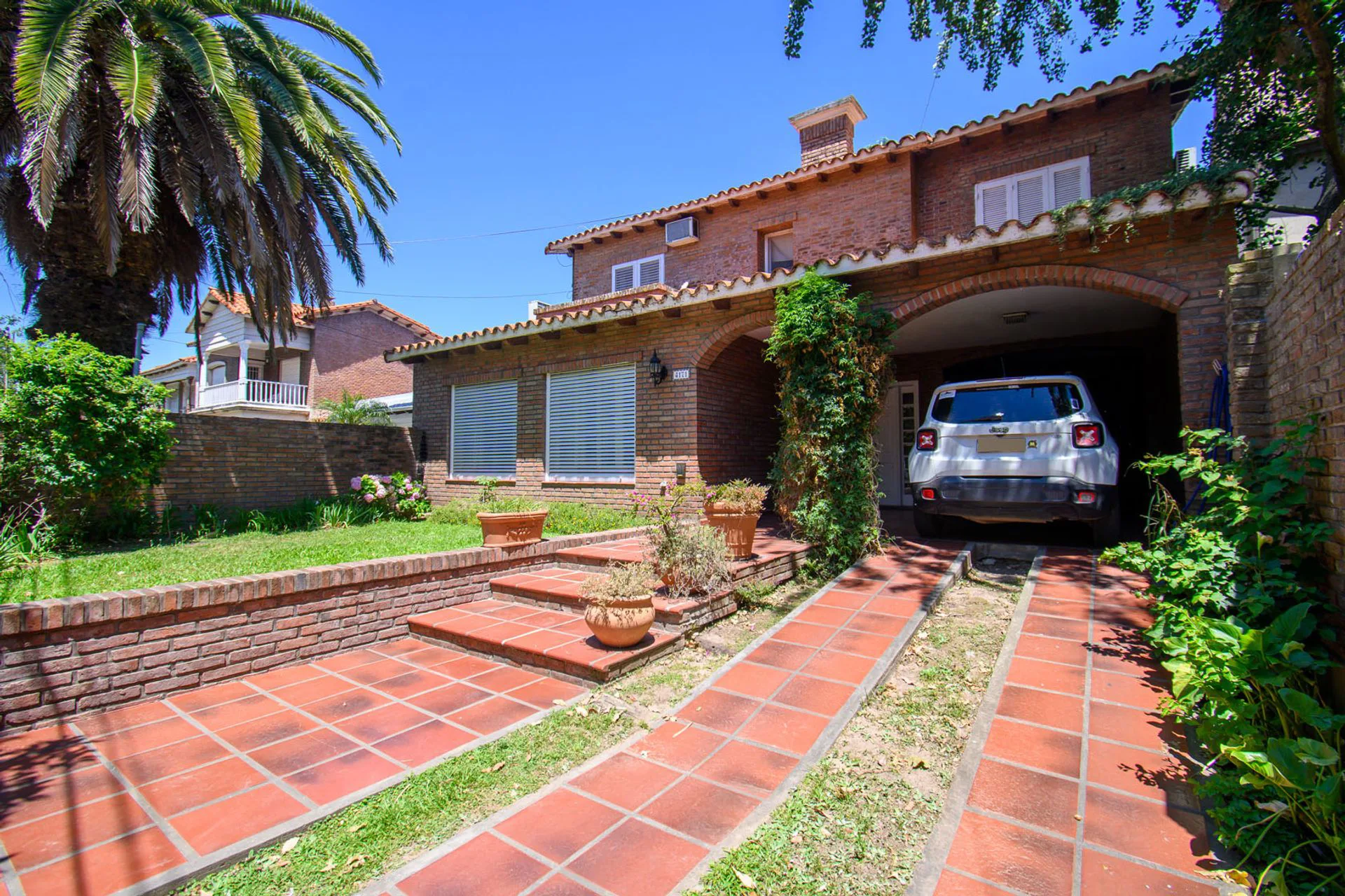 VENTA CASA SOBRE COSTANERA EN BARRIO 7 JEFES foto 2