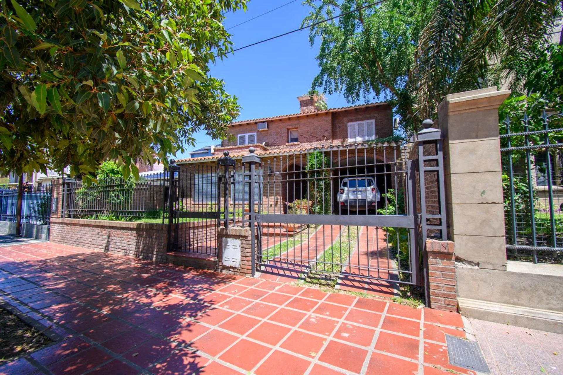 VENTA CASA SOBRE COSTANERA EN BARRIO 7 JEFES foto 4