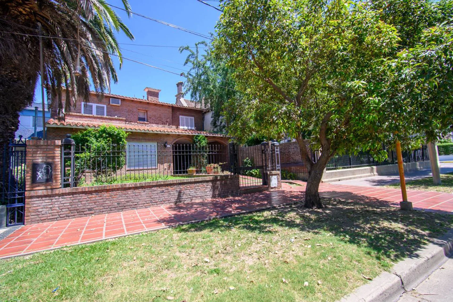 VENTA CASA SOBRE COSTANERA EN BARRIO 7 JEFES foto 5