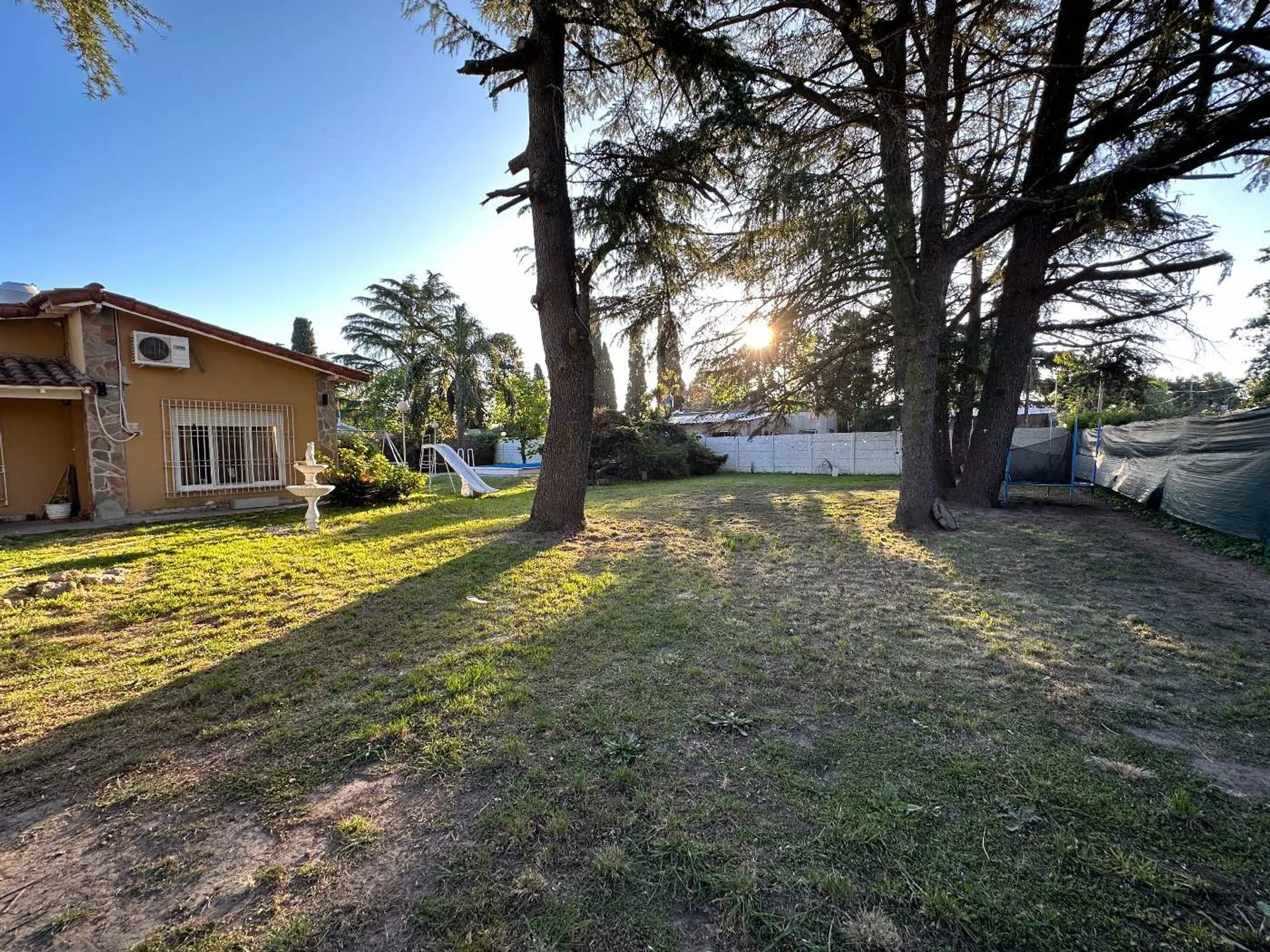 VENTA CASA QUINTA CON PARQUE Y PILETA EN MORENO foto 5