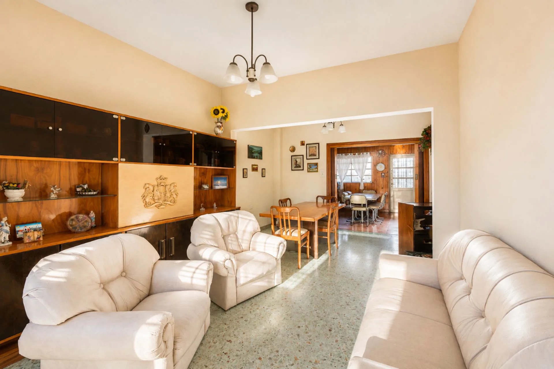 Venta Casa de 3 amb en una planta c/jardín/quincho foto 2