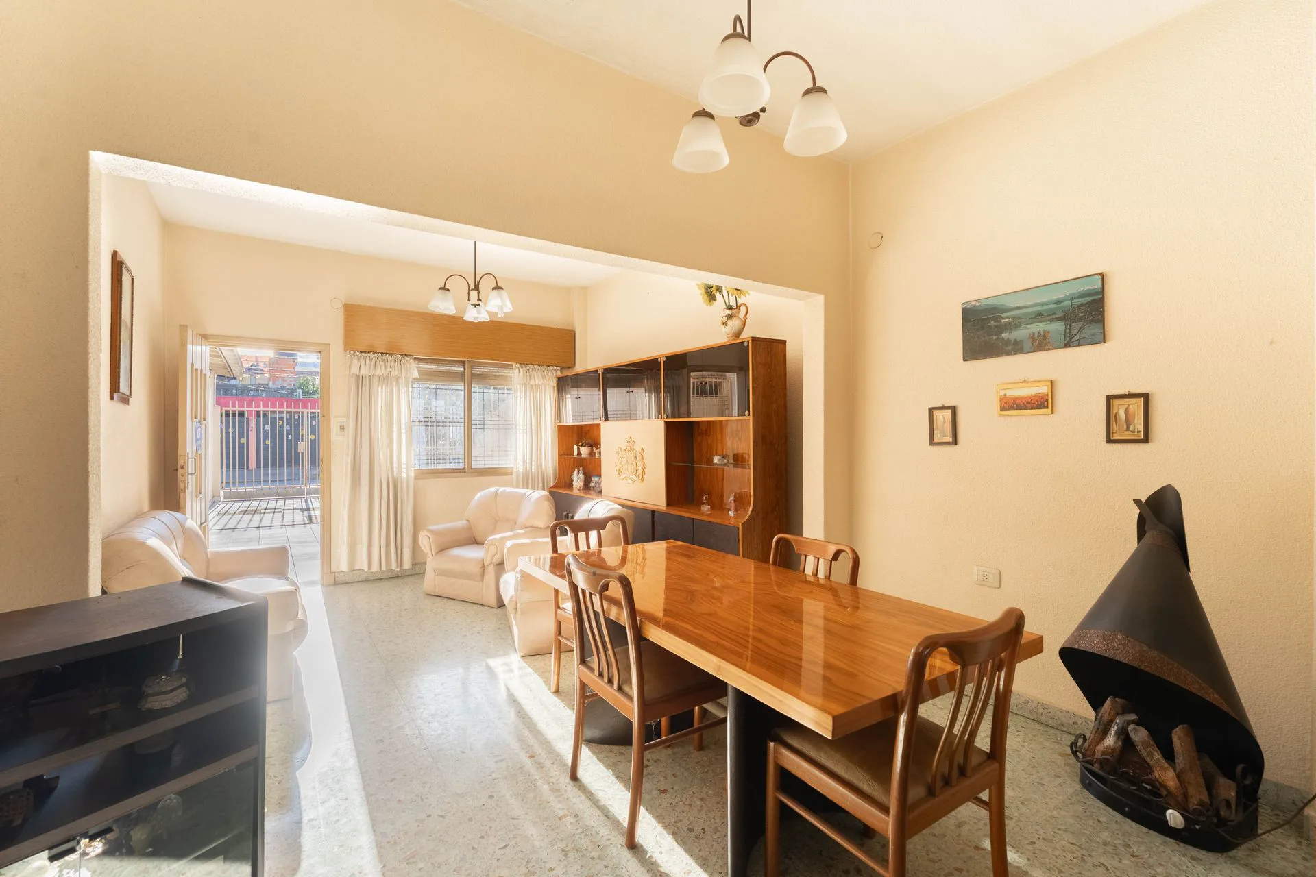 Venta Casa de 3 amb en una planta c/jardín/quincho foto 4